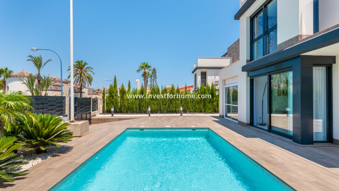 Nybyggnad - Villa - Playa Paraiso