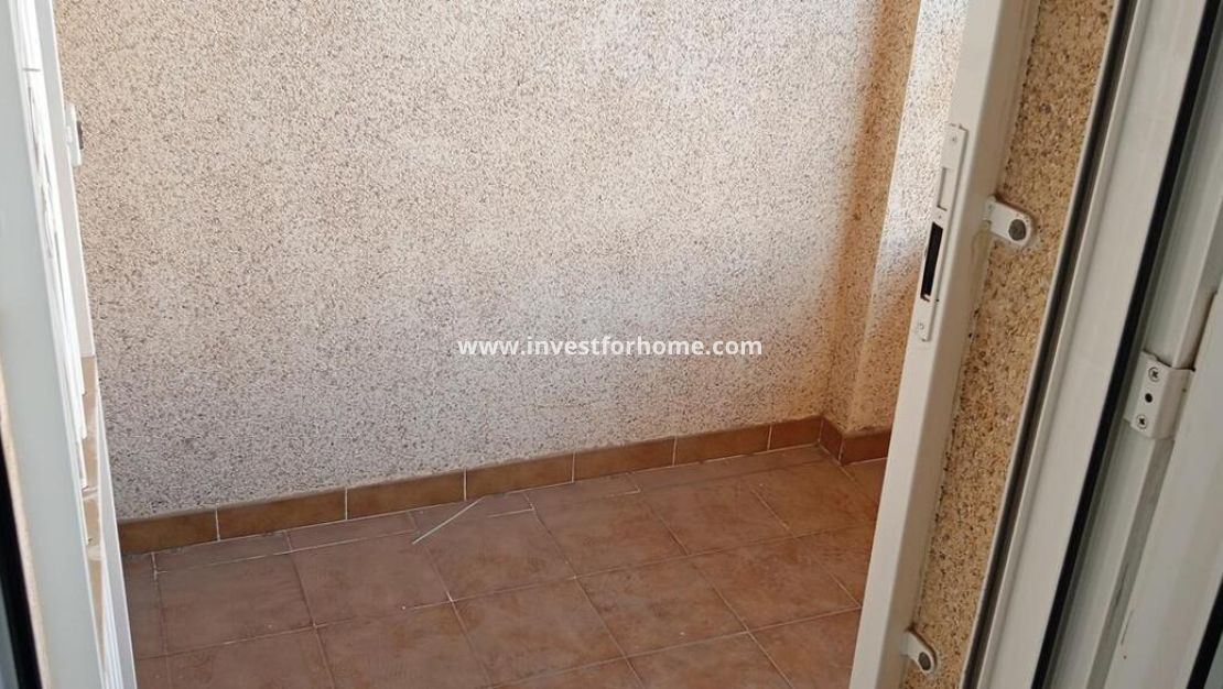 Reventa - Apartamento - Los Montesinos - PUEBLO CENTRO