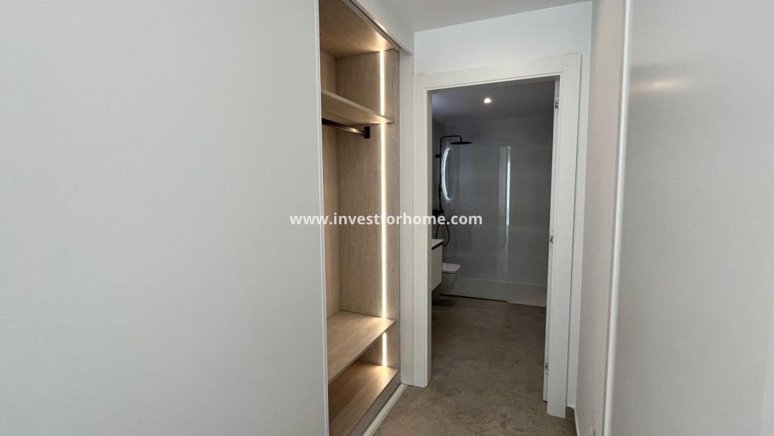 Reventa - Apartamento - Torrevieja - aguas nuevas