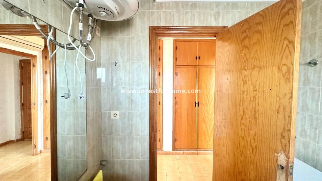 Reventa - Apartamento - Torrevieja - aguas nuevas