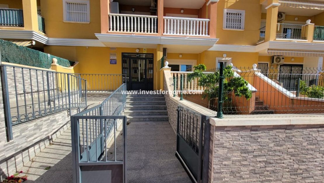Reventa - Apartamento - Torrevieja - aguas nuevas