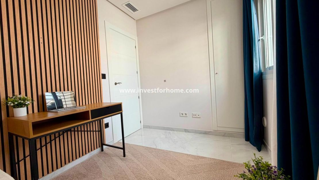 Reventa - Apartamento - Torrevieja - aguas nuevas