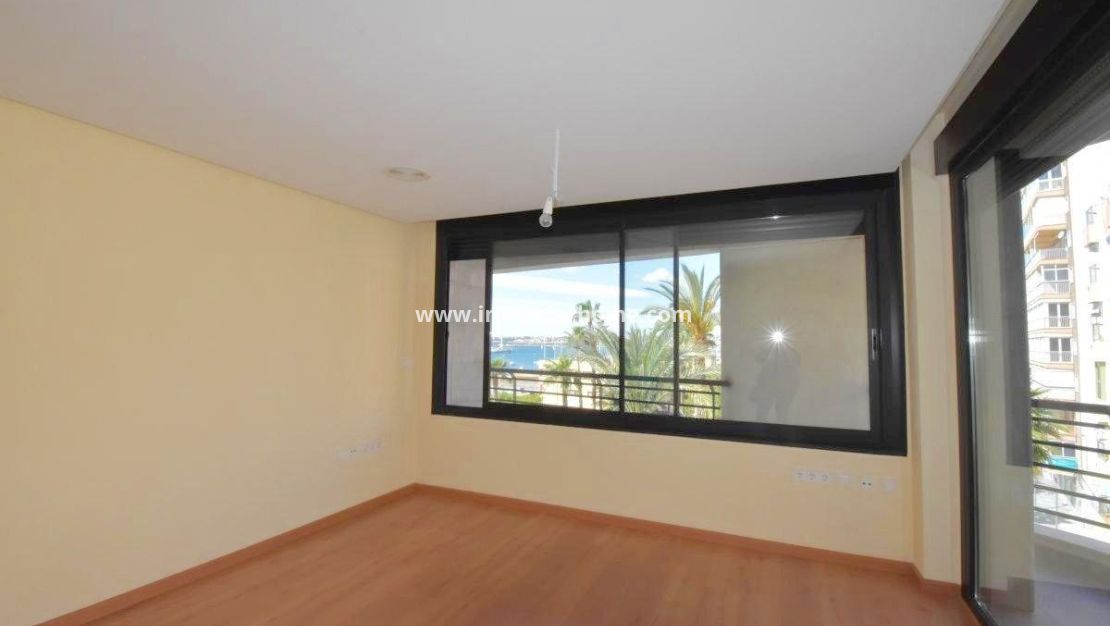 Reventa - Apartamento - Torrevieja - Centro - Muelle Pesquero