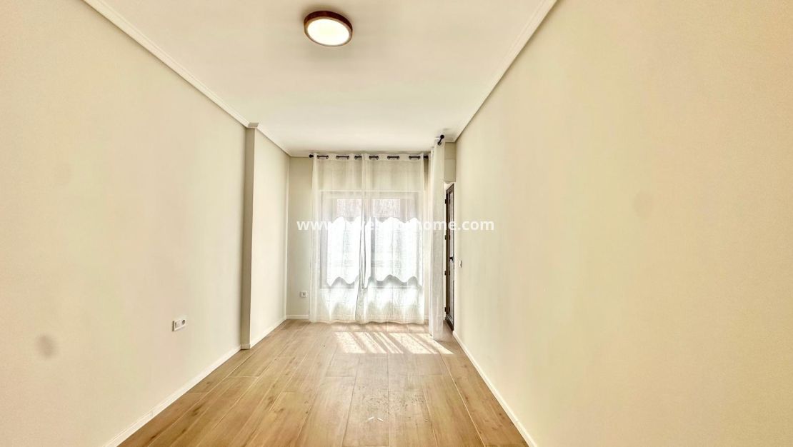 Reventa - Apartamento - Torrevieja - Centro