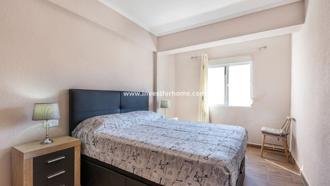 Reventa - Apartamento - Torrevieja - Estacion De Autobuses