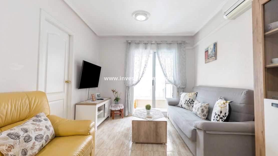 Reventa - Apartamento - Torrevieja - Estacion De Autobuses