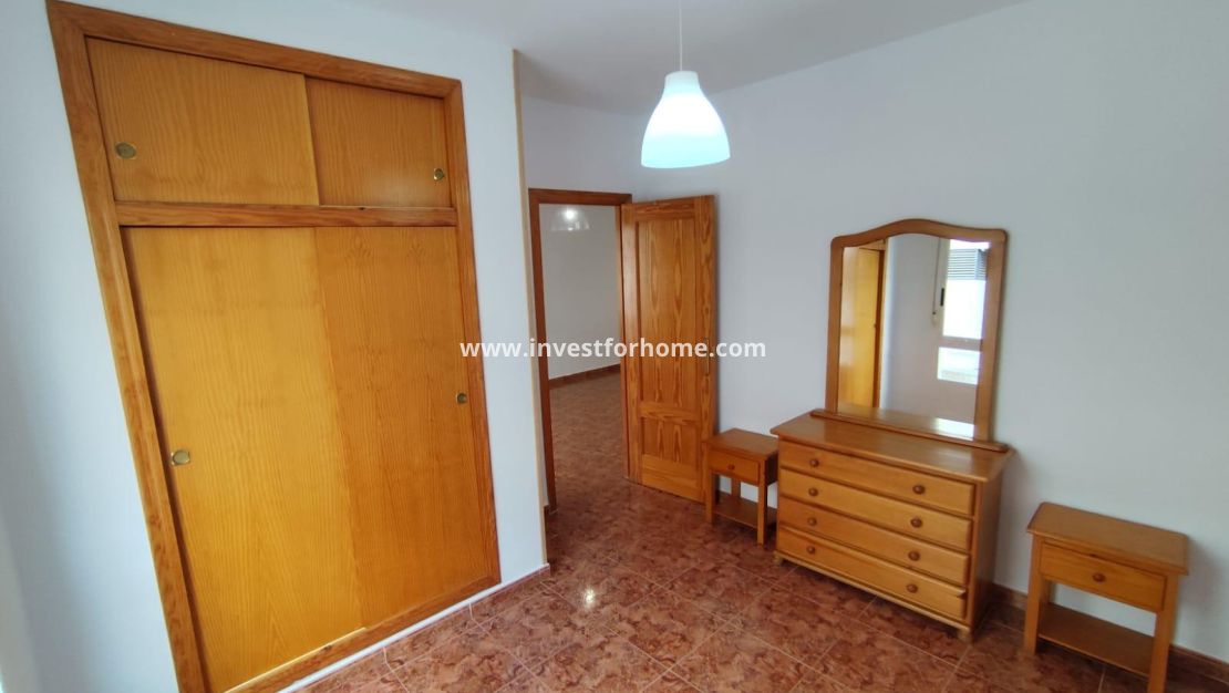 Reventa - Apartamento - Torrevieja - Estacion De Autobuses