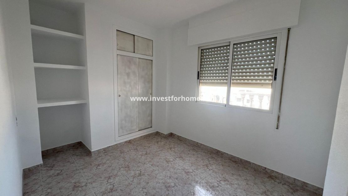 Reventa - Apartamento - Torrevieja - Estacion De Autobuses