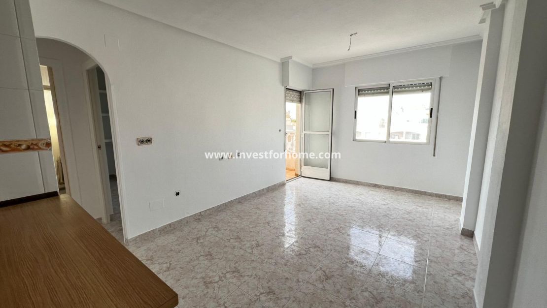 Reventa - Apartamento - Torrevieja - Estacion De Autobuses