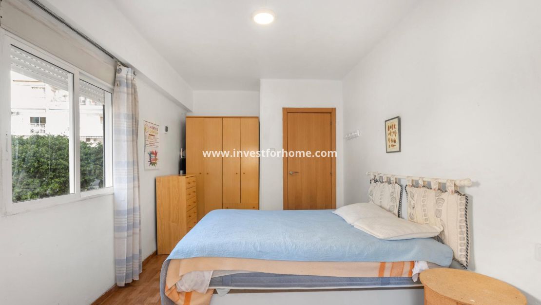 Reventa - Apartamento - Torrevieja - Estacion De Autobuses