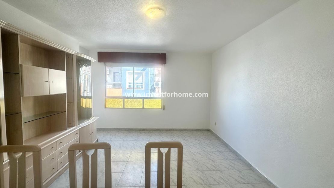 Reventa - Apartamento - Torrevieja - Estacion De Autobuses