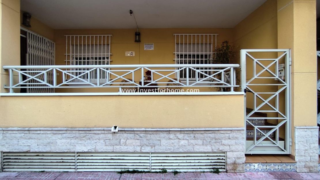 Reventa - Apartamento - Torrevieja - Estacion De Autobuses