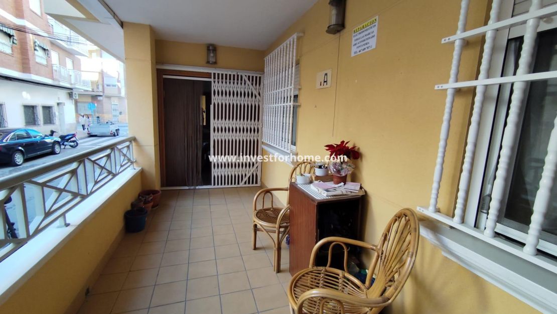 Reventa - Apartamento - Torrevieja - Estacion De Autobuses