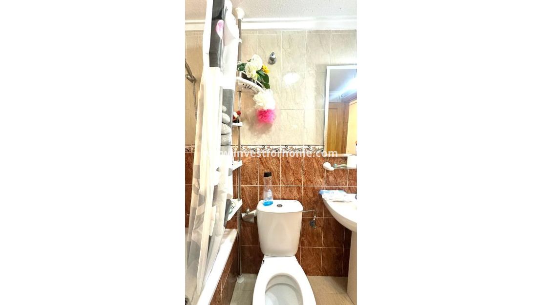 Reventa - Apartamento - Torrevieja - Estacion De Autobuses