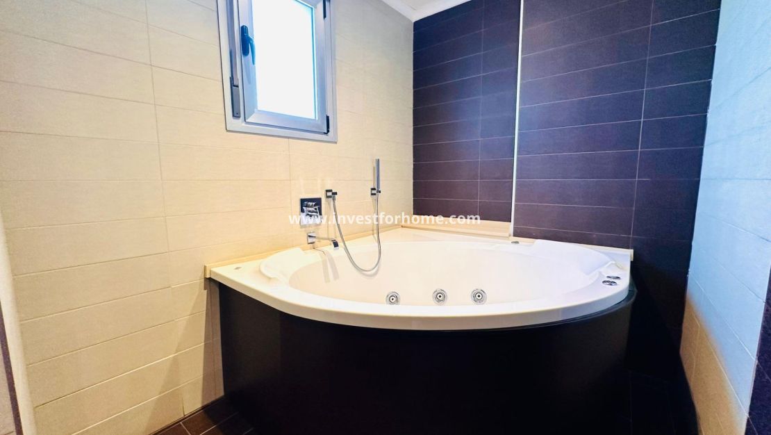 Reventa - Apartamento - Torrevieja - Estacion De Autobuses