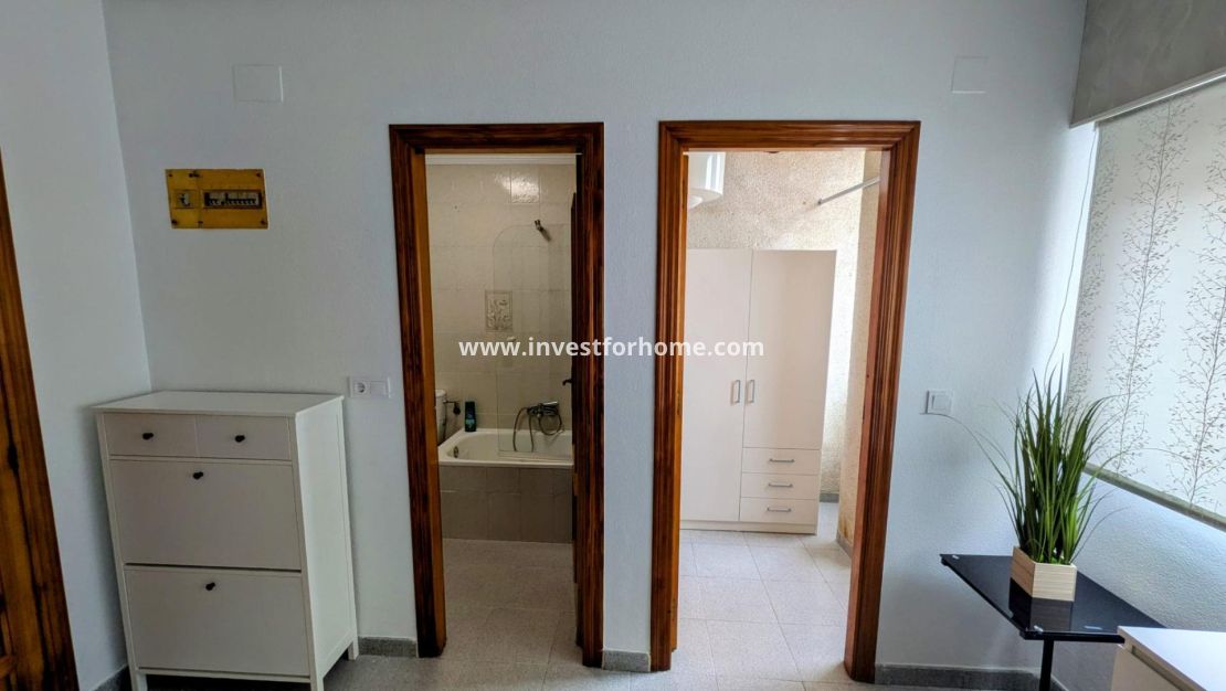 Reventa - Apartamento - Torrevieja - Estacion De Autobuses