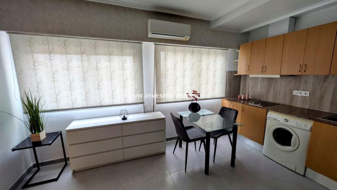 Reventa - Apartamento - Torrevieja - Estacion De Autobuses