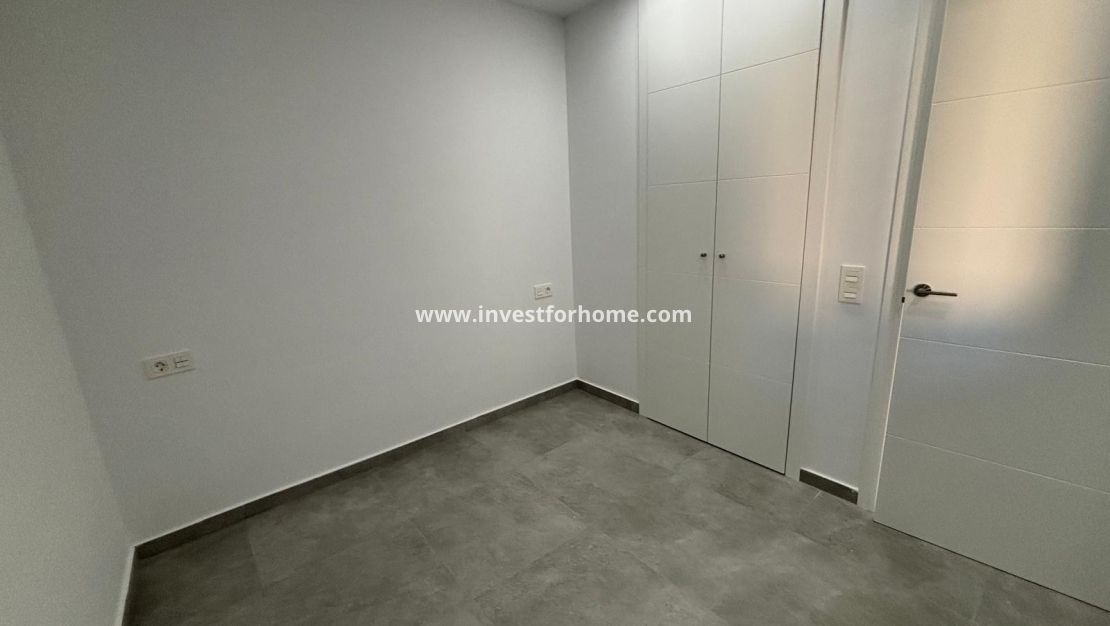 Reventa - Apartamento - Torrevieja - Estacion De Autobuses