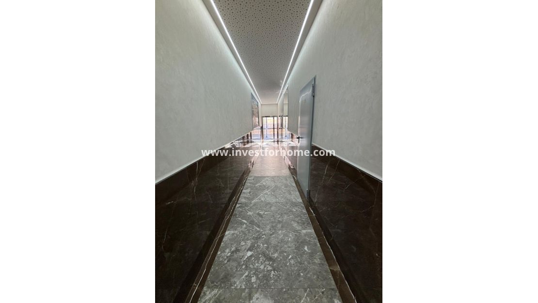 Reventa - Apartamento - Torrevieja - Estacion De Autobuses