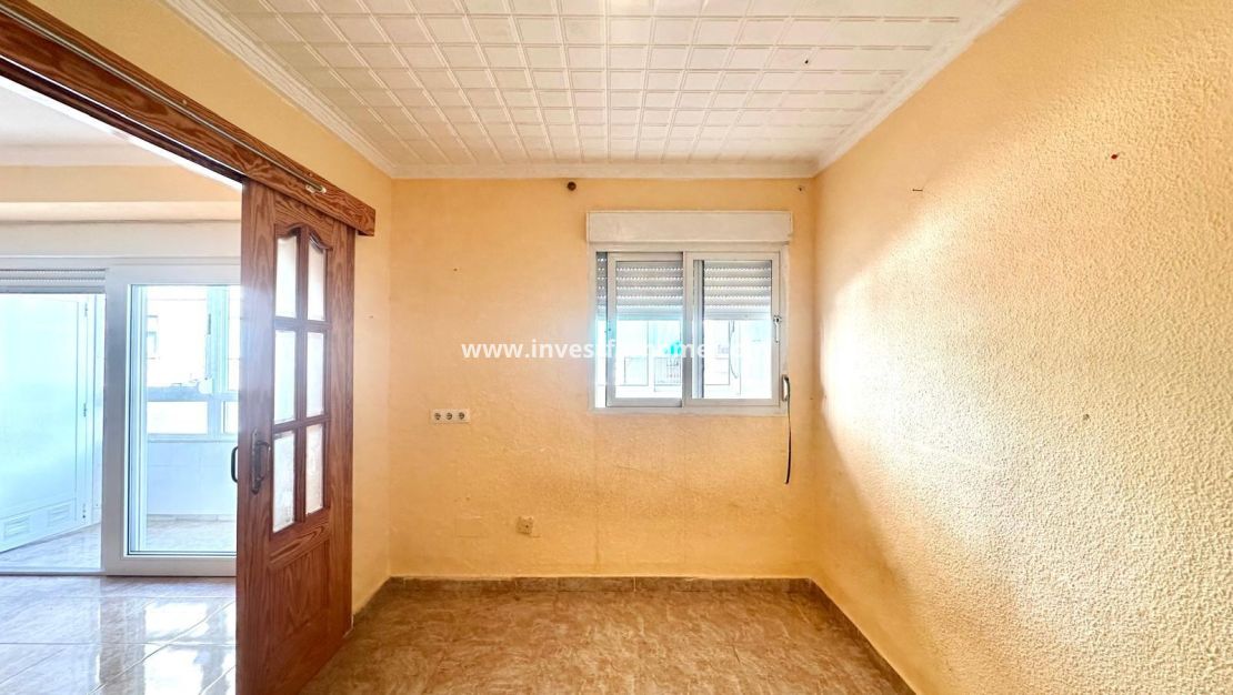 Reventa - Apartamento - Torrevieja - Estacion De Autobuses