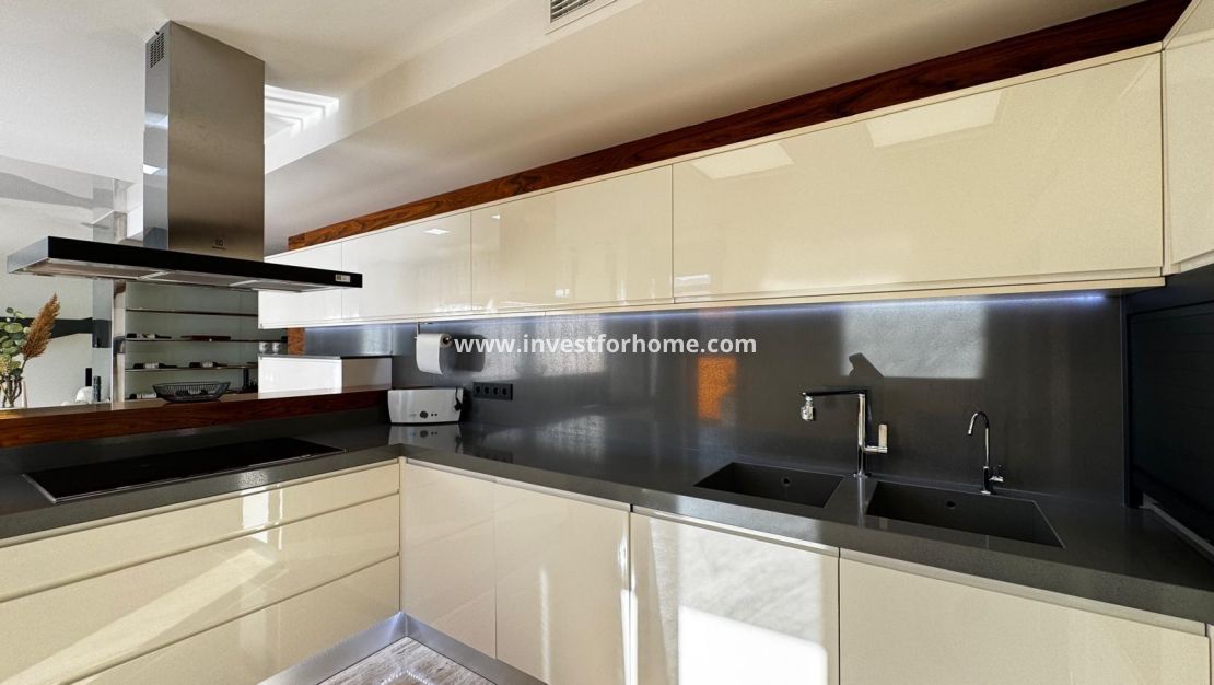 Reventa - Apartamento - Torrevieja - Estacion De Autobuses