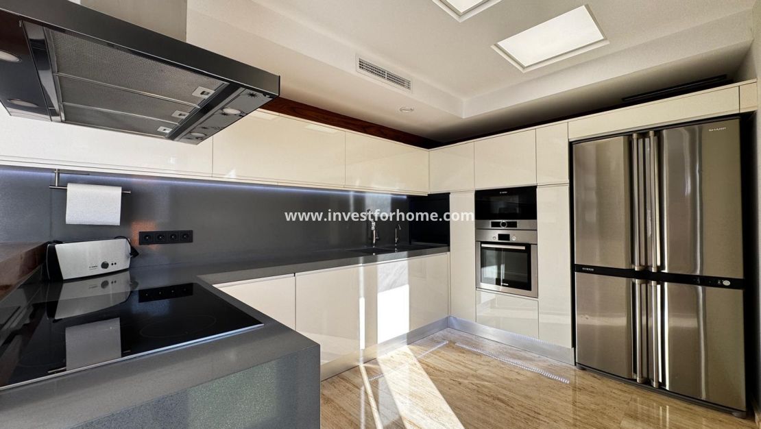 Reventa - Apartamento - Torrevieja - Estacion De Autobuses