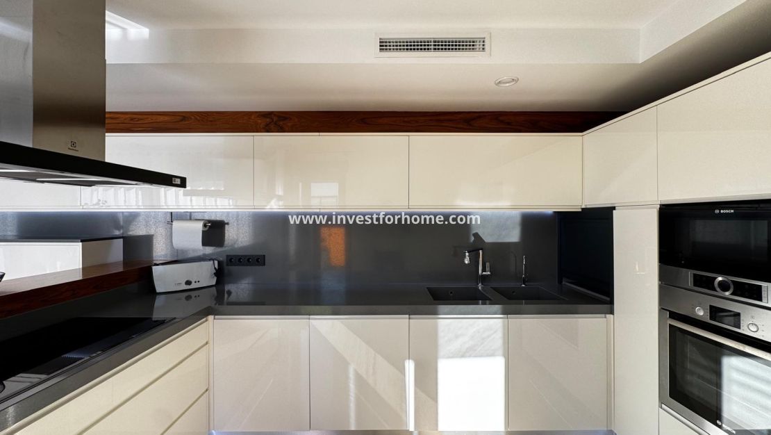 Reventa - Apartamento - Torrevieja - Estacion De Autobuses