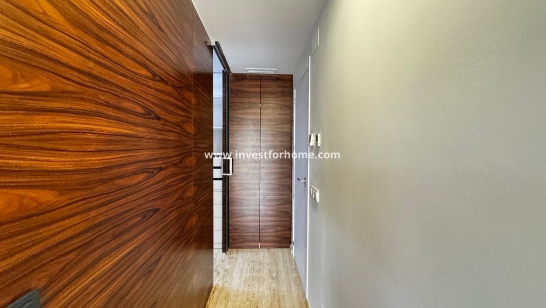 Reventa - Apartamento - Torrevieja - Estacion De Autobuses