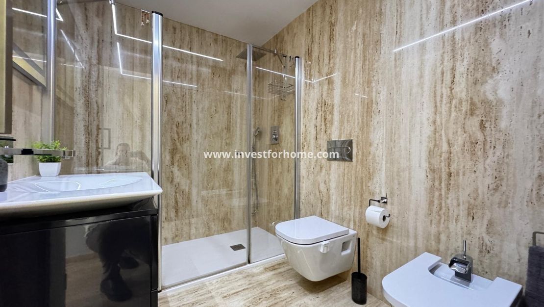 Reventa - Apartamento - Torrevieja - Estacion De Autobuses