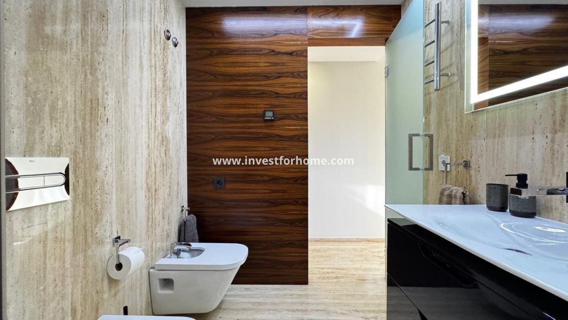 Reventa - Apartamento - Torrevieja - Estacion De Autobuses