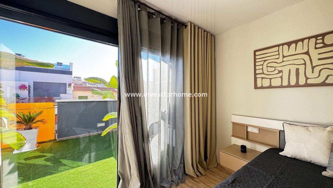 Reventa - Apartamento - Torrevieja - Estacion De Autobuses