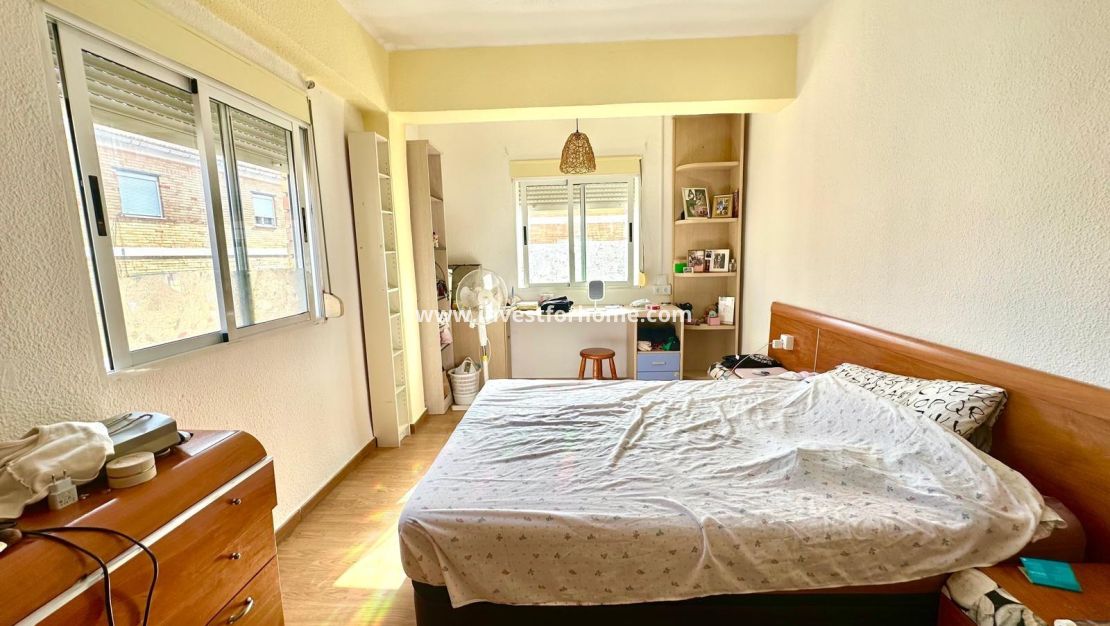 Reventa - Apartamento - Torrevieja - Estacion De Autobuses