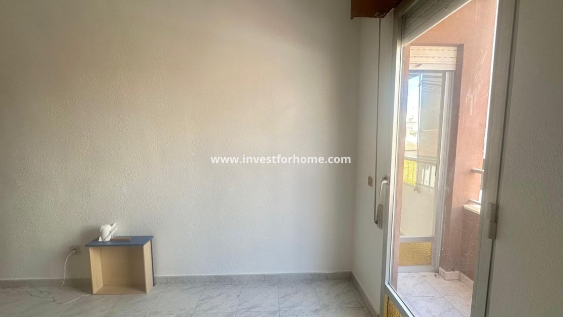 Reventa - Apartamento - Torrevieja - Estacion De Autobuses