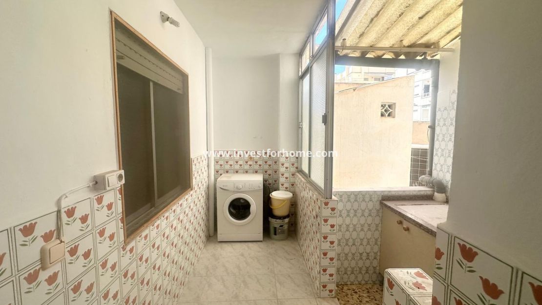 Reventa - Apartamento - Torrevieja - Estacion De Autobuses