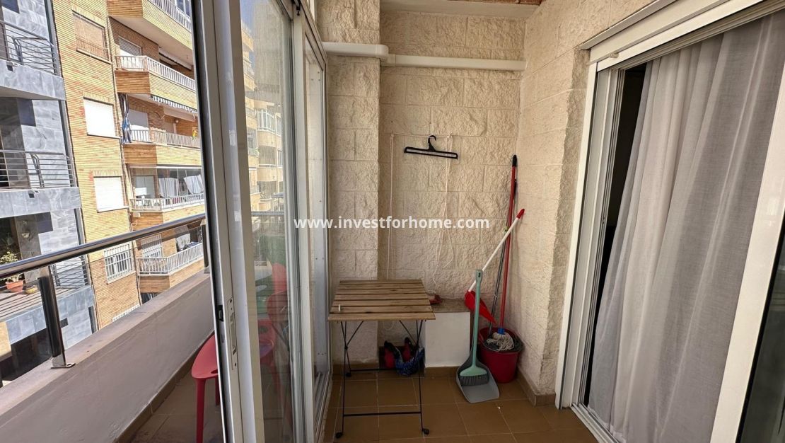 Reventa - Apartamento - Torrevieja - Estacion De Autobuses