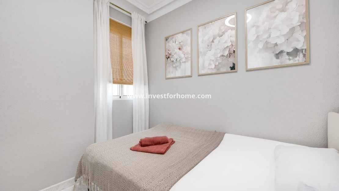 Reventa - Apartamento - Torrevieja - Estacion De Autobuses