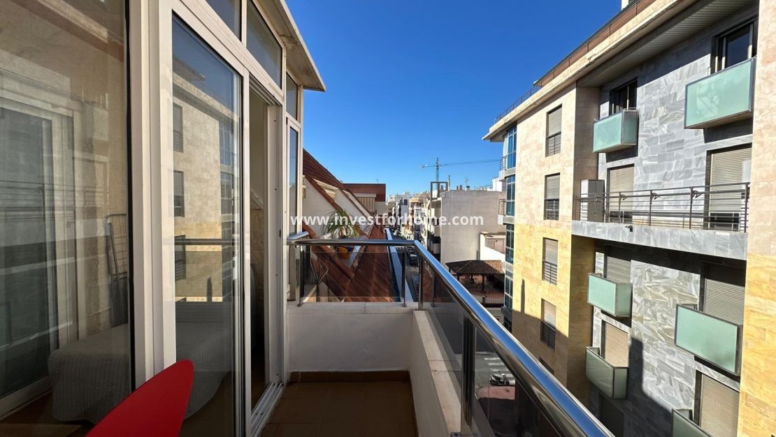 Reventa - Apartamento - Torrevieja - Estacion De Autobuses