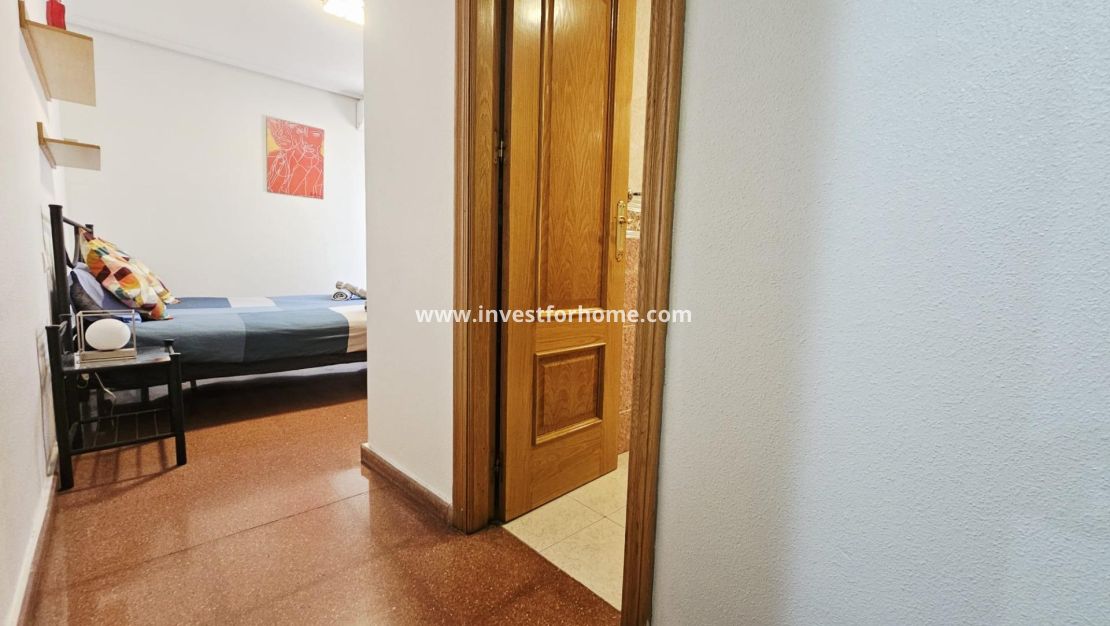 Reventa - Apartamento - Torrevieja - Estacion De Autobuses