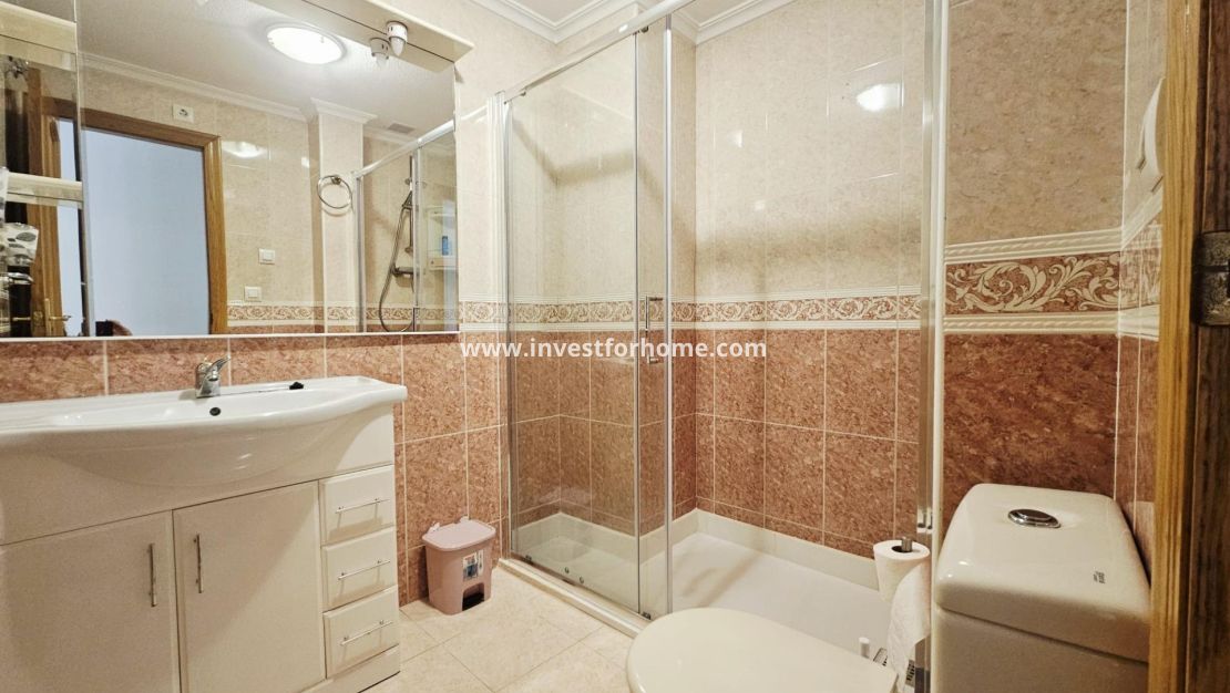 Reventa - Apartamento - Torrevieja - Estacion De Autobuses