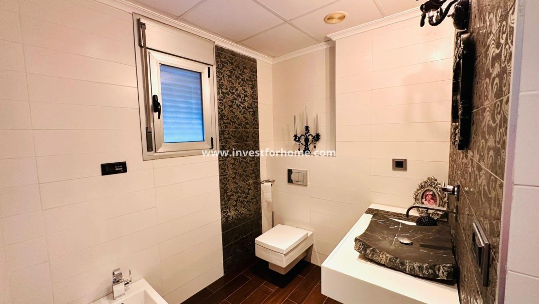 Reventa - Apartamento - Torrevieja - Estacion De Autobuses