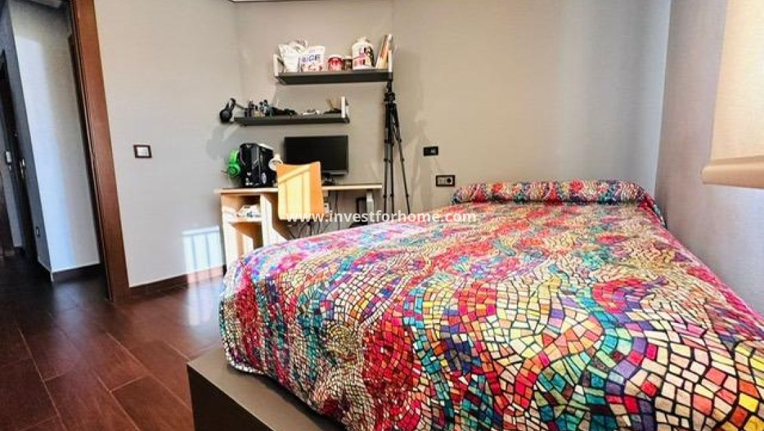 Reventa - Apartamento - Torrevieja - Estacion De Autobuses