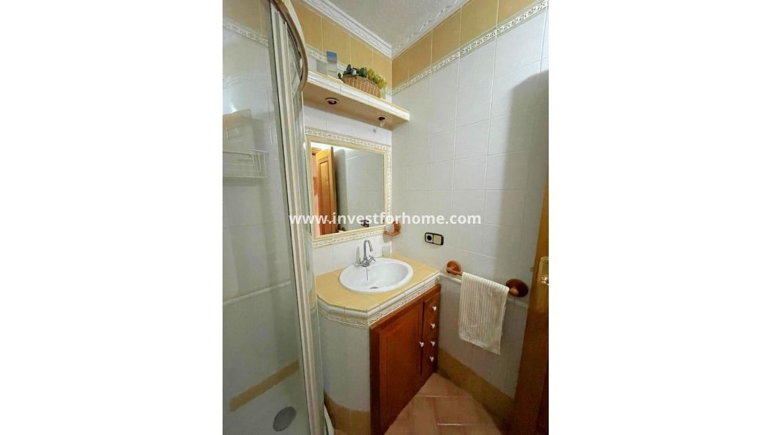 Reventa - Apartamento - Torrevieja - Estacion De Autobuses