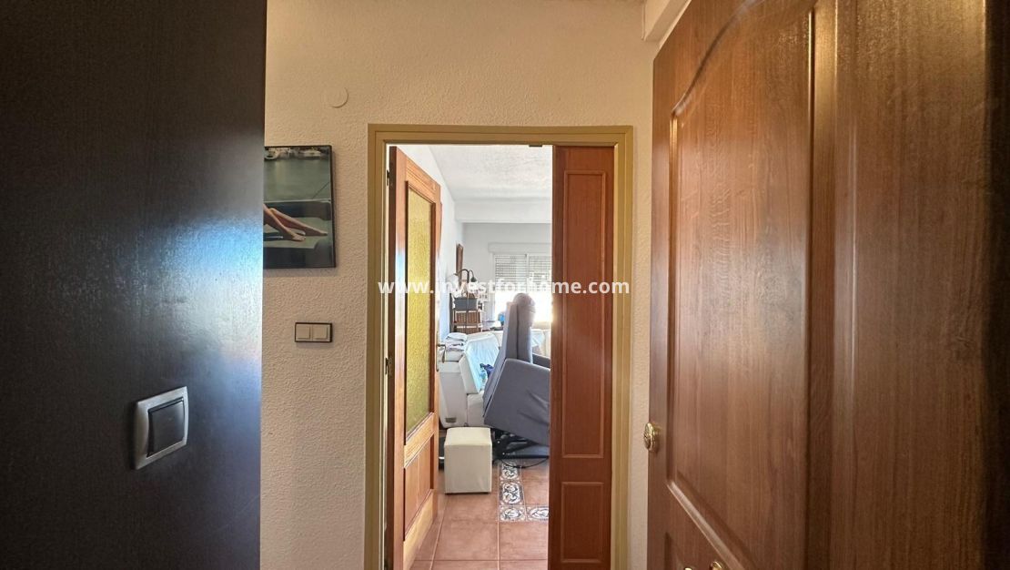 Reventa - Apartamento - Torrevieja - Estacion De Autobuses