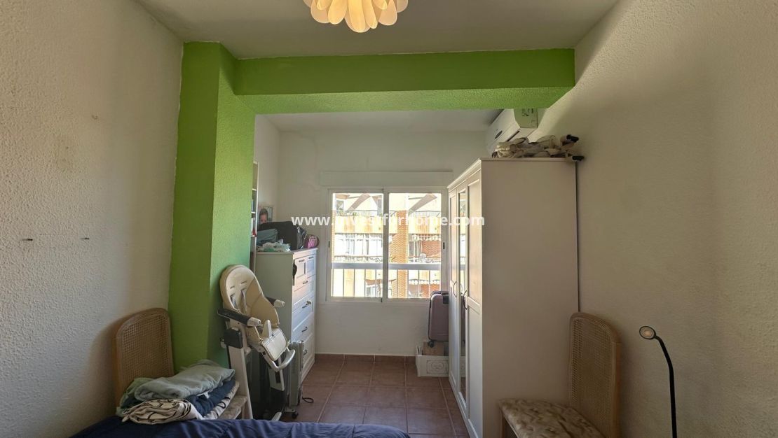 Reventa - Apartamento - Torrevieja - Estacion De Autobuses