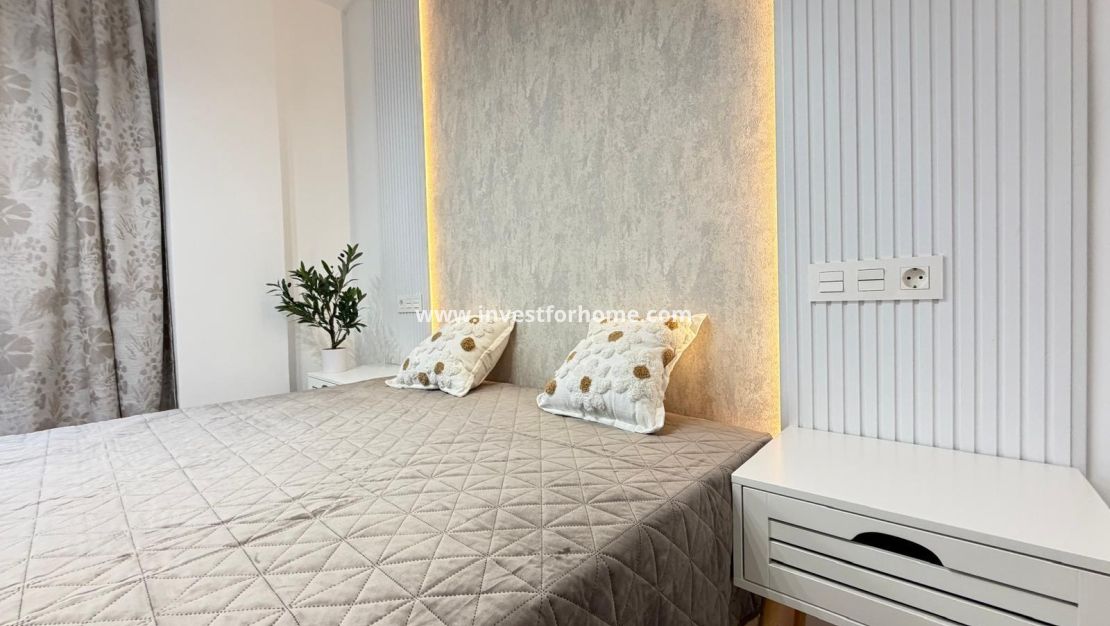 Reventa - Apartamento - Torrevieja - Estacion De Autobuses