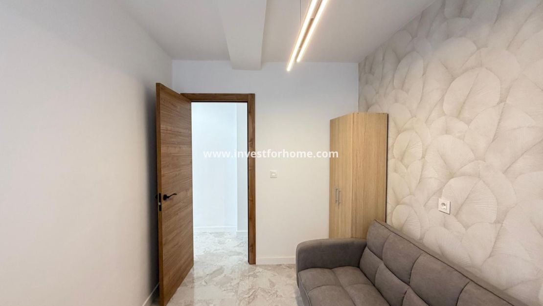 Reventa - Apartamento - Torrevieja - Estacion De Autobuses