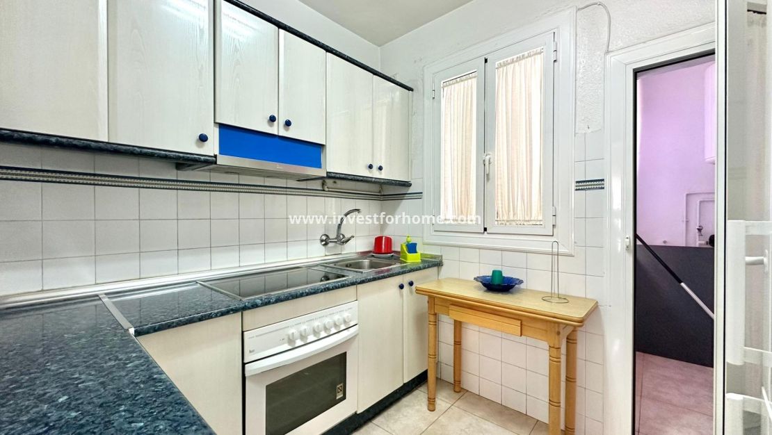 Reventa - Apartamento - Torrevieja - Estacion De Autobuses