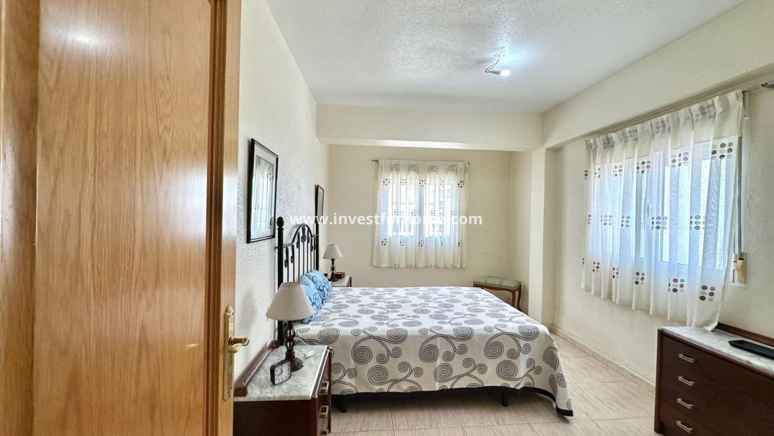 Reventa - Apartamento - Torrevieja - Estacion De Autobuses