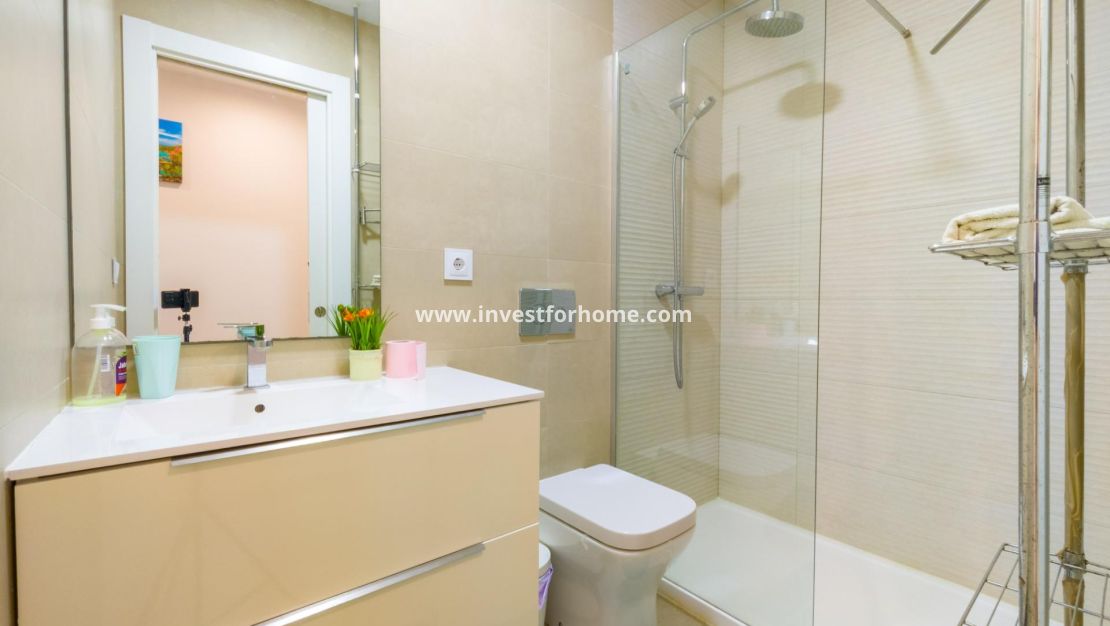 Reventa - Apartamento - Torrevieja - Estacion De Autobuses