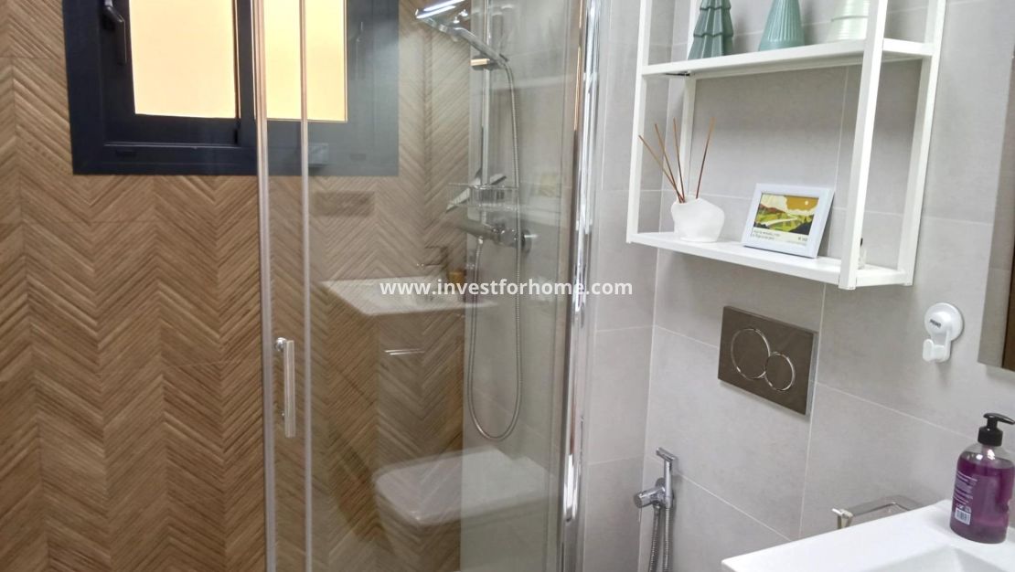 Reventa - Apartamento - Torrevieja - Estacion De Autobuses